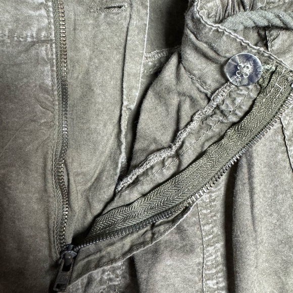 Free People Olive Green Cargo Shorts Size Medium - Picture 6 of 7